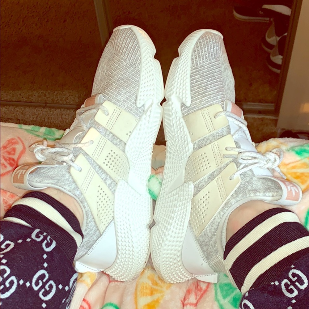 Adidas Prophere Size 10 shoes.